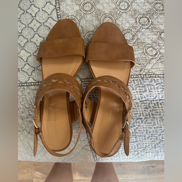 Tommy Hilfiger Shoes - Tommy Hilfiger Sandals 8M